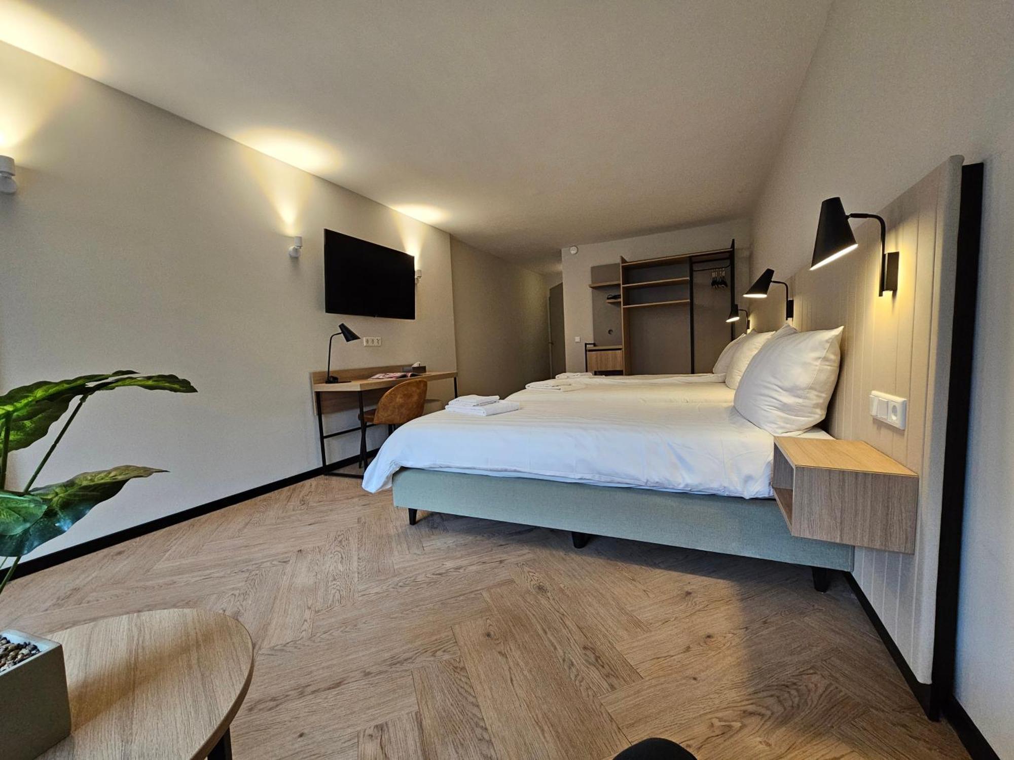 May Hotel Майшос Экстерьер фото